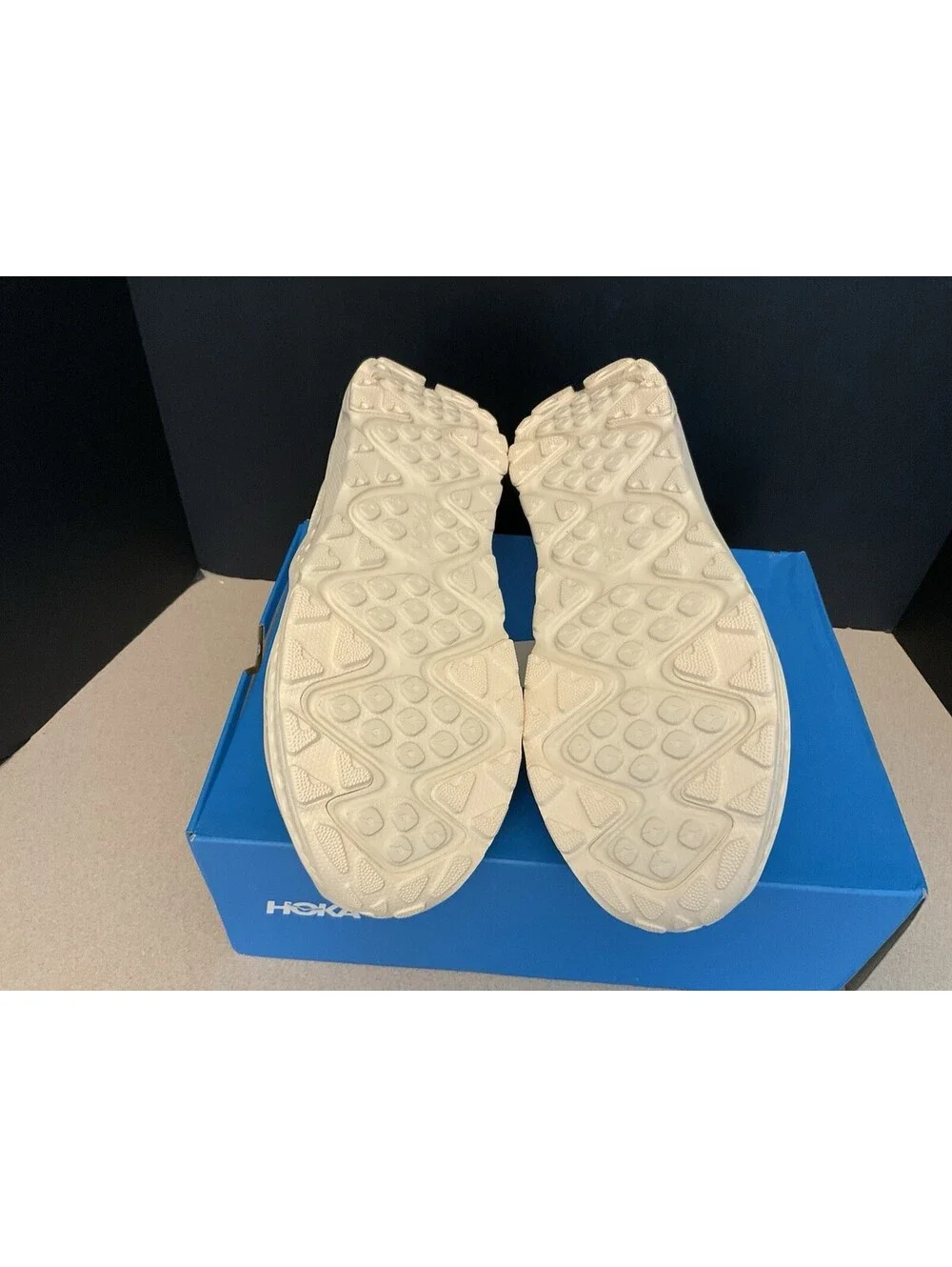 New! Womens Hoka One One  U Ora Primo Vanilla Cream Recovery Shoes. Size 11.